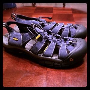 Mens KEEN waterproof sandals